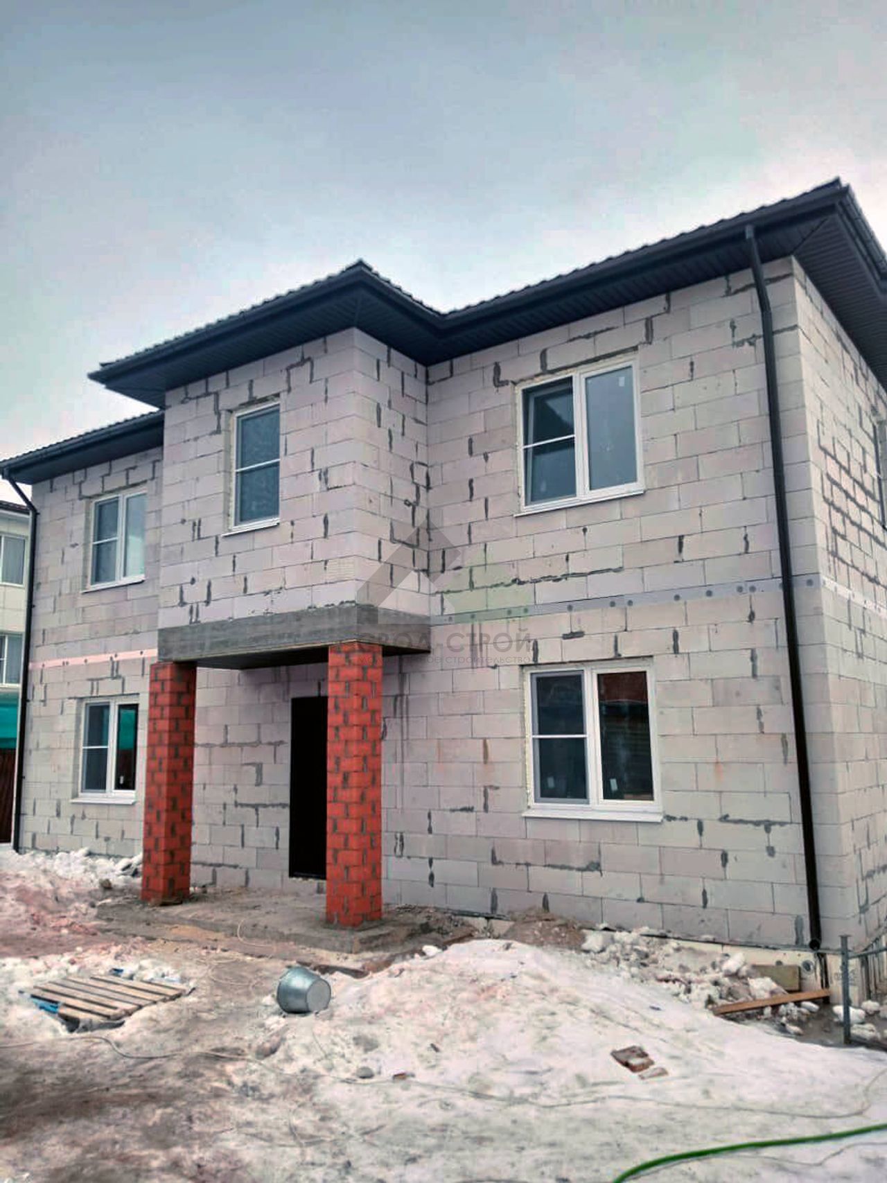 Построенный дом Дом из газобетонных блоков по проекту С-242 ГБ «Сияние» (241.7 м²)